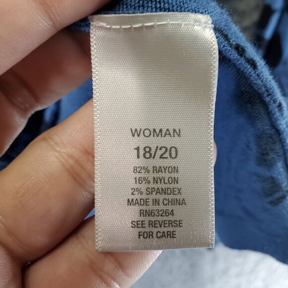 Dressbarn Top Womens XXL Blue Floral Print Long-Sleeve V-Neck Lightweight - Picture 3 of 9